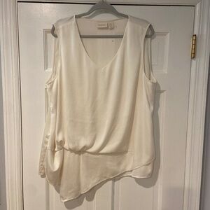Chico’s Ivory Asymmetrical Sleeveless Blouse – Size XXL (4)